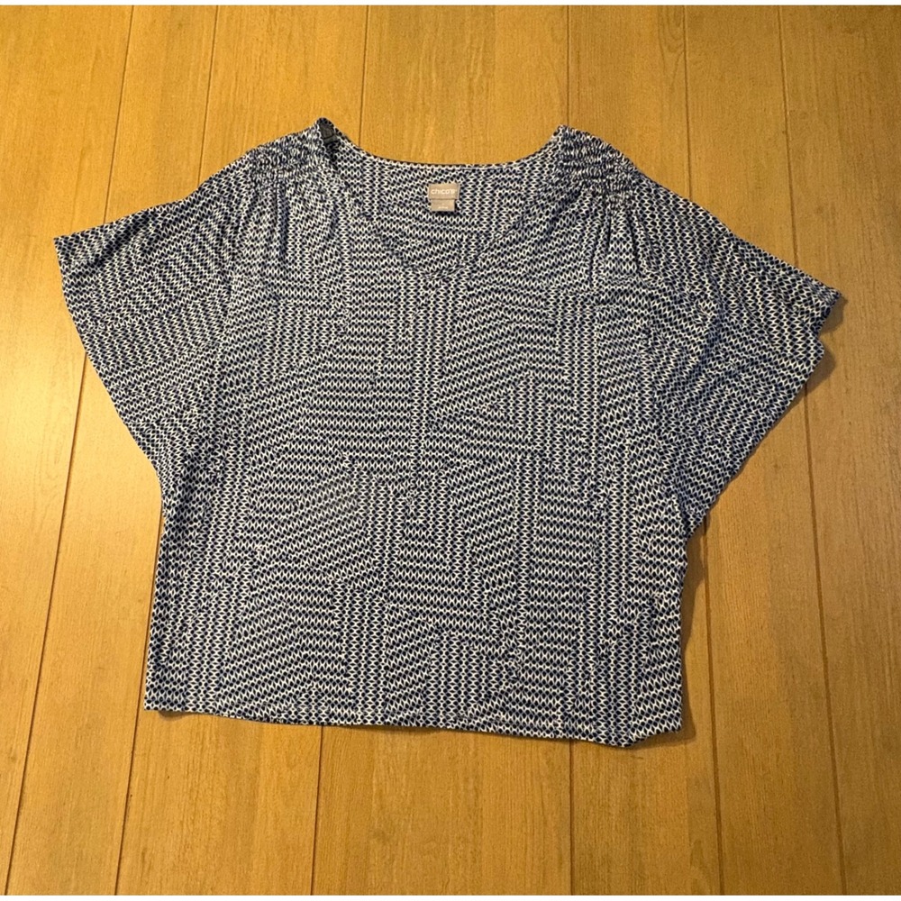 Chico's Blouse Women 2 L Blue White Geometric V-Neck Pleated Short Sleeve Modern